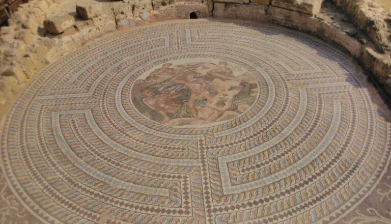 Mosaik im Haus des Theseus: Kampf gegen den Minotaurus – Der Ariadnefaden